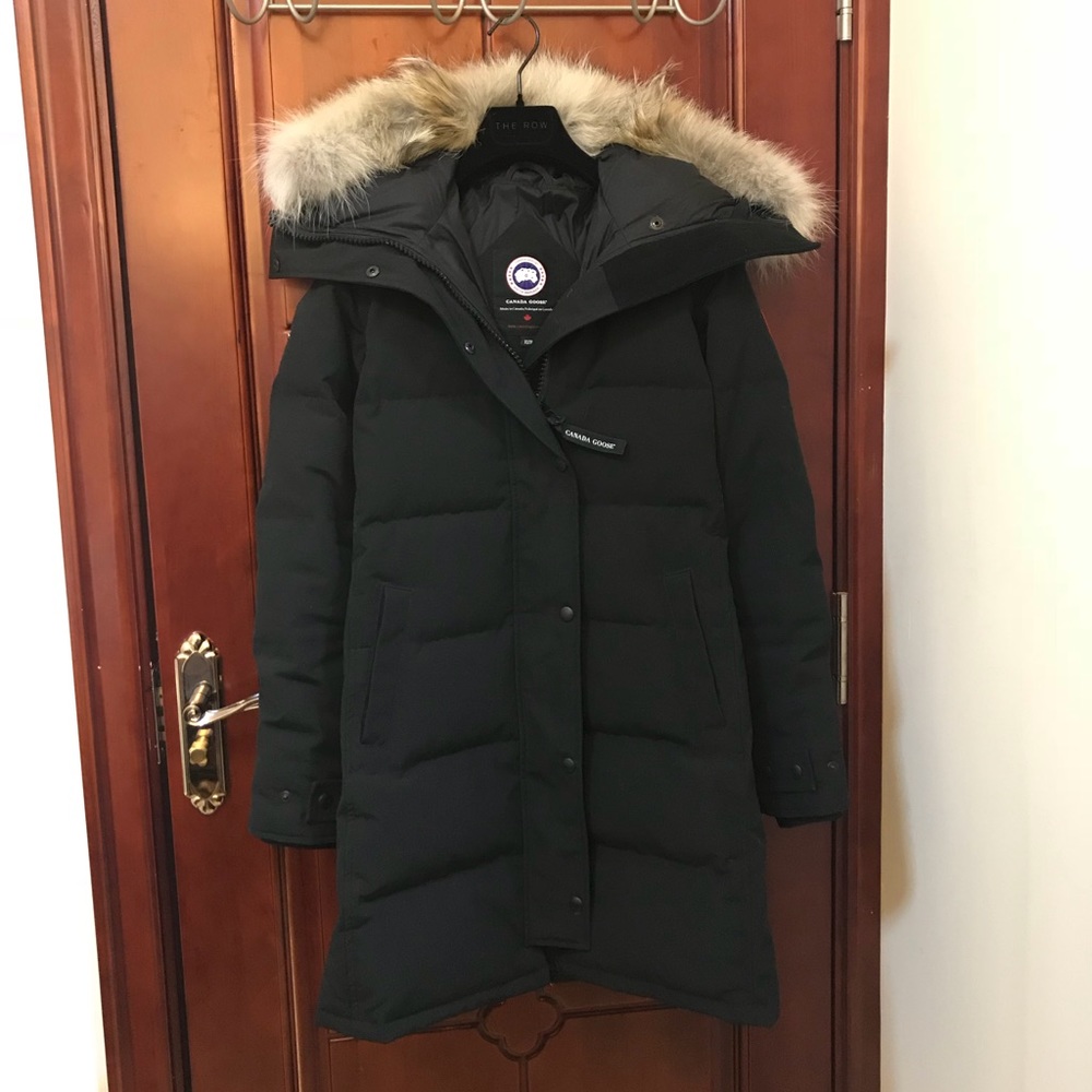 Authentic Canada Goose Shelburne Parka